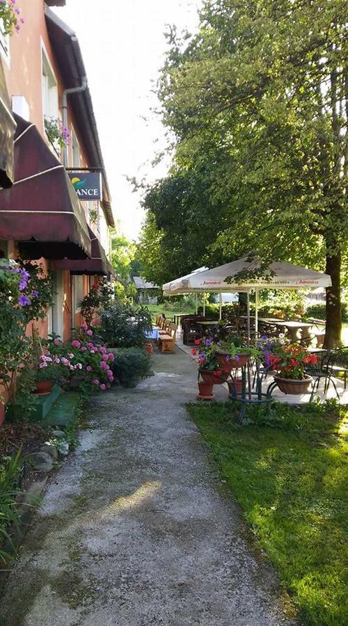 Hotel Mance Brod na Kupi Exteriér fotografie
